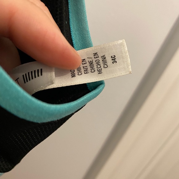 Victoria secret front zip sports bra in 34C - Picture 3 of 3